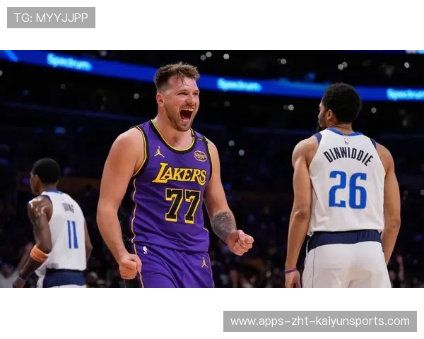 东契奇29+11+10：送约基奇式妙传被犯规后随手一扔超远命中，约契奇和东契奇合照