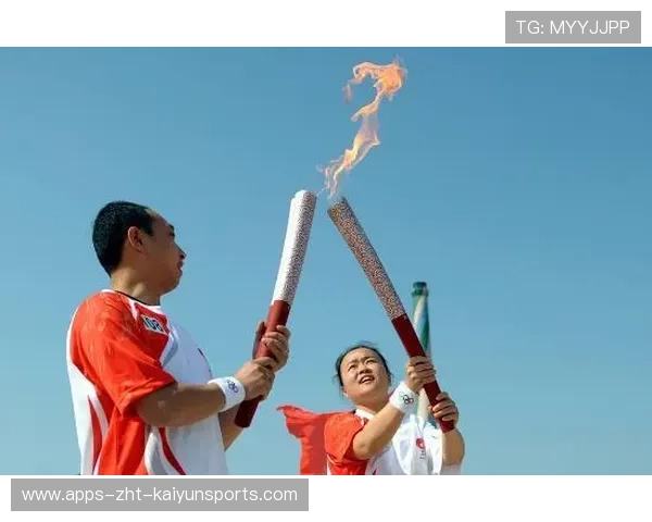 奥运火炬传递承载梦想与责任，奥运火炬展示